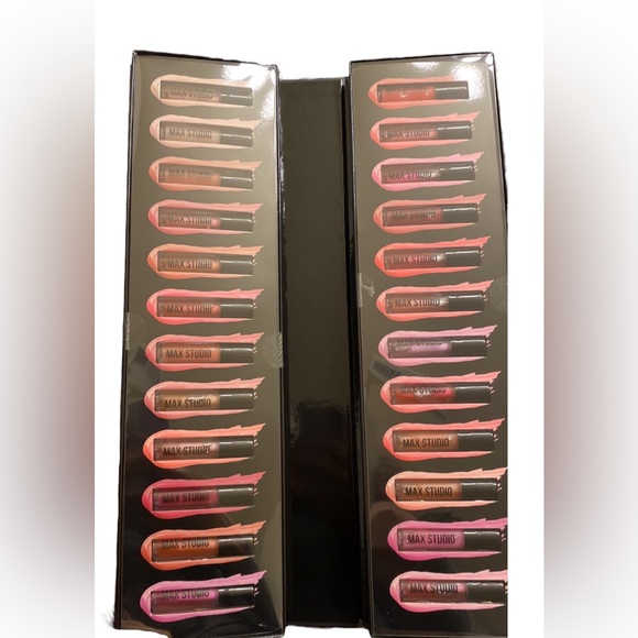 Max Studio Lip Oil Collection - Picture 3 of 4